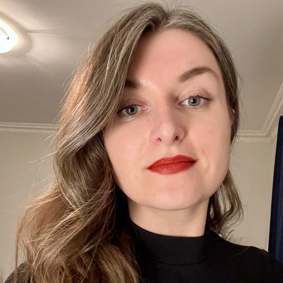 Meet your Posher, Aiste - Picture 1 of 1